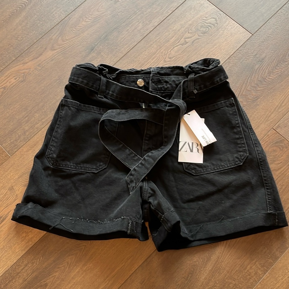 NWT Zara Shorts PaperBag. Black. High rise. Size